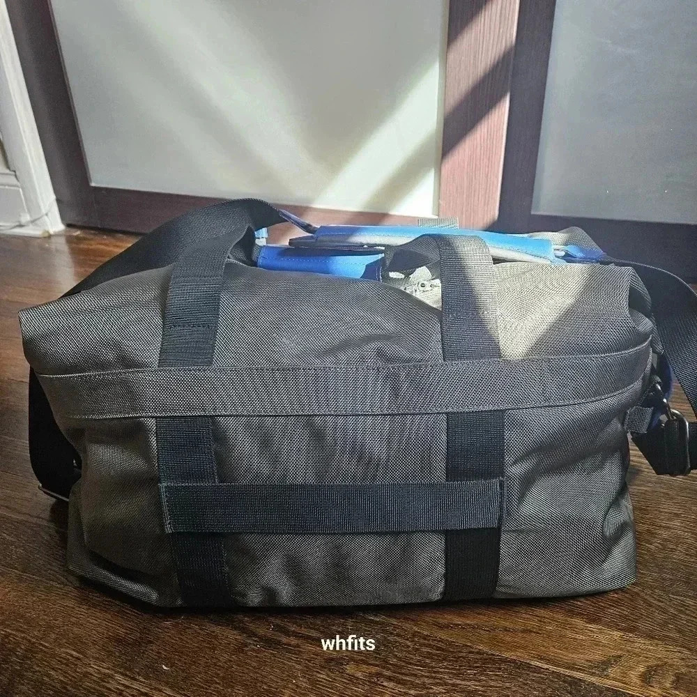 Rare Tumi Alpha Bravo Blue and Gray Weekender Bag Limited Colorway - Picture 7 of 11